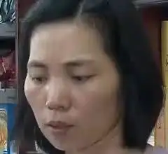 残忍新生男婴被年轻女子丢进垃圾桶,她的话令人震惊