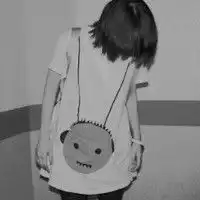 qq头像伤感黑白背影qq头像,要有个人在那的女孩