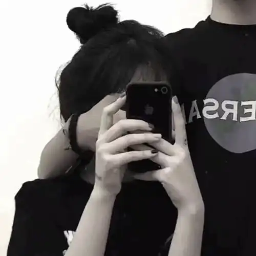 我想要一对情侣头像,不露脸不要太幼稚,清新又霸气的那种