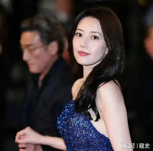 戛纳红毯49岁舒淇撞上45岁高圆圆,才彻底明白,什么叫顶级骨相