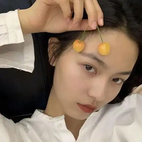 带伤的头像女方玉