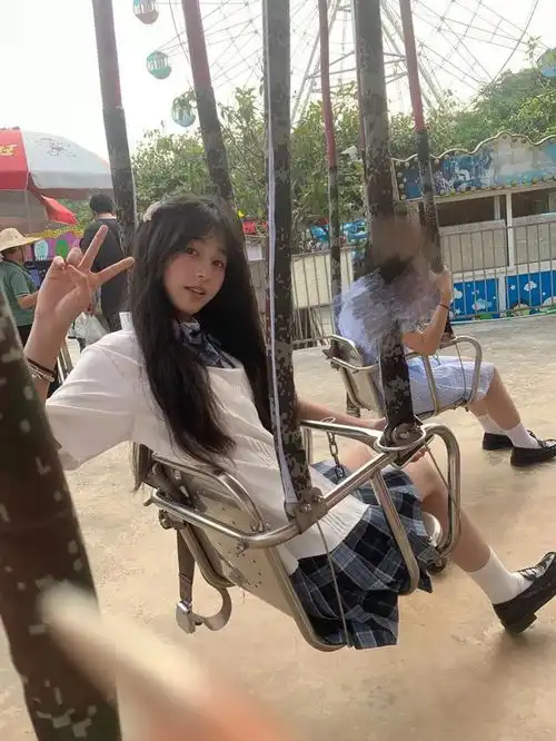 穿jk甜美可爱高挑小美女