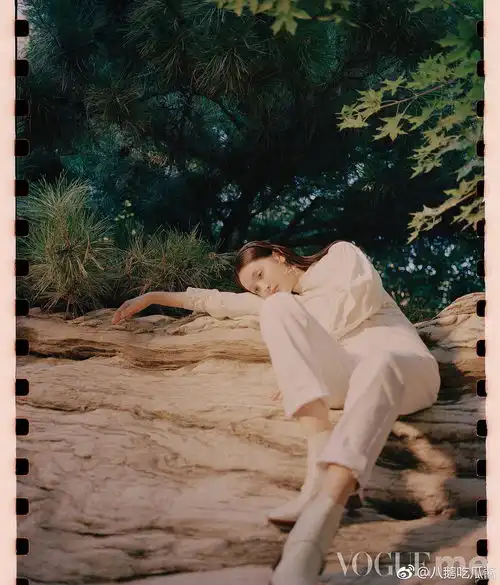 吴宣仪vogueme内页,表现力如何