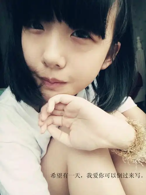 这两个自拍的女生叫什么