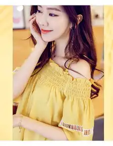 百变女王的美搭吊带连衣裙,提升气质必备美物,时髦不过时