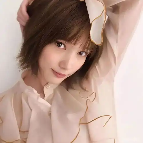 日本90后女星本田翼最新写真雪肤娇嫩大长腿靓丽迷人