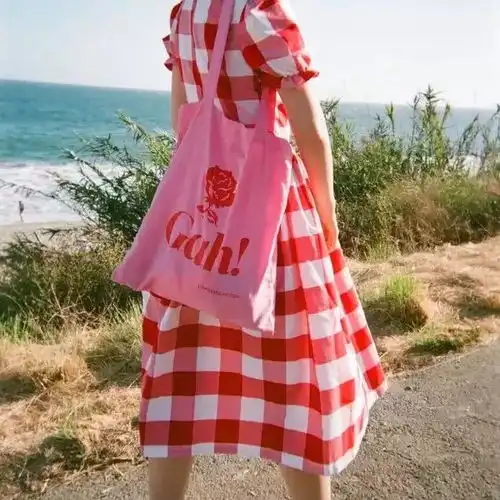 春暖花开,背上一枚文艺小清新帆布包吧