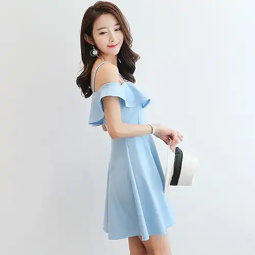 百变女王的美搭吊带连衣裙,提升气质必备美物,时髦不过时