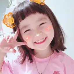 .这个小女孩有认识的吗太可爱了,只想知道她叫什么