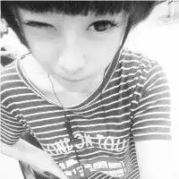 伤感落寞黑白女生qq头像