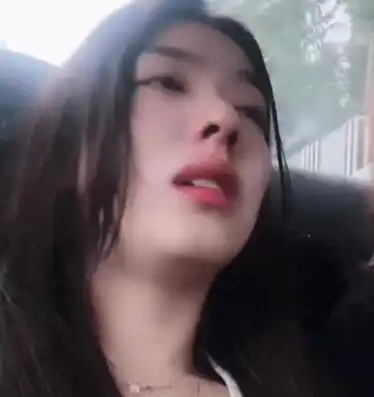 孙一宁怒怼王思聪之后,直播间人气暴涨,网友王校长被套路了
