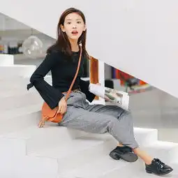 实拍2018秋季新款修身显瘦喇叭袖针织衫女圆领淑女百搭长袖毛衣女打底衫