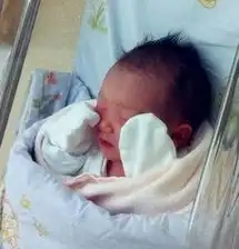 赵子琪生女取名火星晒照片自嘲稀里糊涂当上妈