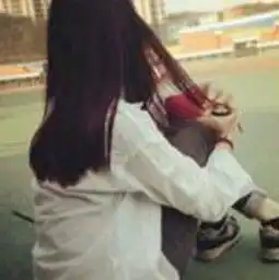 跪求这张照片的情侣图片大神们帮帮忙