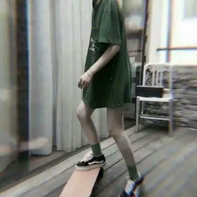 细腿图片只有腿小学生细腿照图片