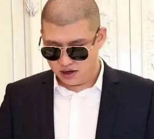 快手4大网红背景,网友祁天道太牛了