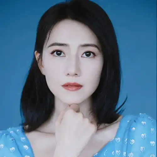 不老女神高圆圆44岁状态如同少女,网友爱情滋养人的血肉