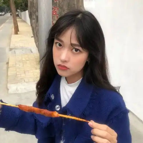 清晰高冷的头像女生塑料