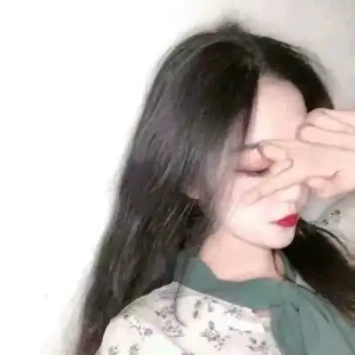 红唇漂亮女生头像