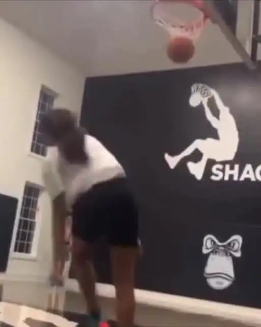 去你的篮球梦感受下奥尼尔13岁女儿的身体...