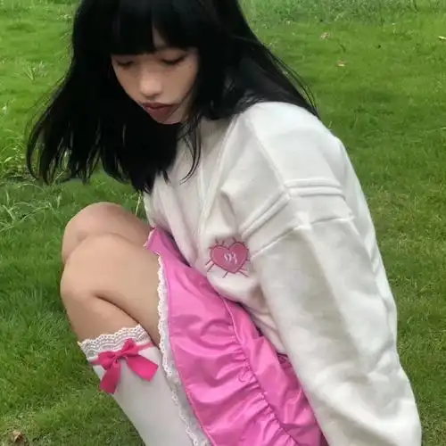 风格女头像真人波点