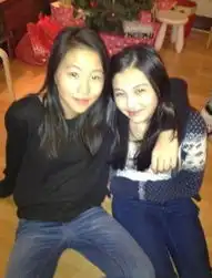 窦靖童与张智霖外甥女闺蜜照曝光情同姐妹