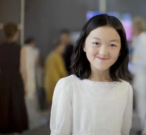 撕掉兔唇标签的李嫣多了网红气,窦靖童继承王菲气质,为何她不行