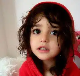 世界最美女孩头衔花落伊朗小女孩,难得动乱中有如此美好