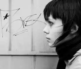 伤感女qq头像皮肤