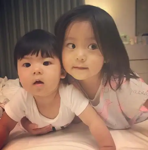 6岁咘咘许三个生日愿望,最后一个愿望破防了,贾静雯既心疼又感动