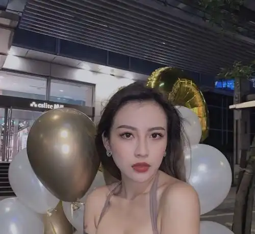 22岁女网红直播遭死亡威胁,报警后崩溃发文我只是个学生想赚钱