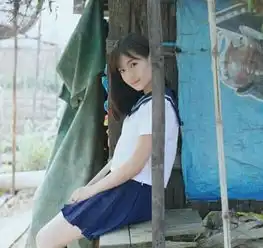 95后艺考生晒呆萌校服写真最美校服女生颜值惊人
