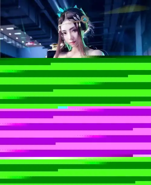 走路摇cos虞姬,超短裙大长腿,身材绝佳,和戚薇气质不一样