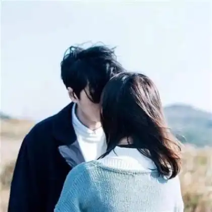 唯美浪漫情侣头像一对,享受着爱又渴望被关心