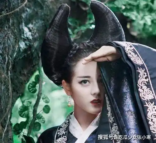 盘点女星辣眼睛的古装造型,看到她后,关晓彤缝纫机不算什么