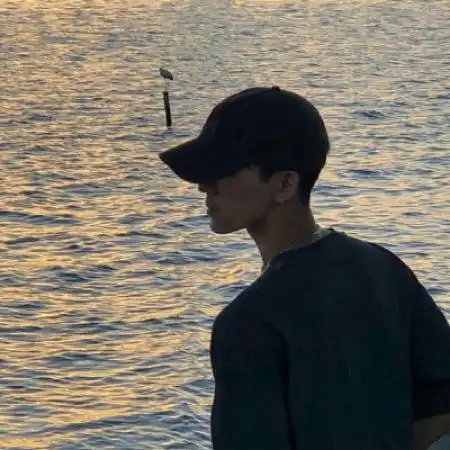 qq唯美头像男生