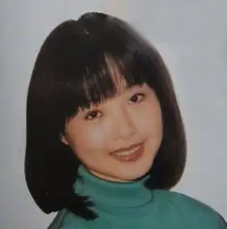 鲁豫不要再瘦了穿裙子非常显头大,胖10斤气质优雅又显年轻
