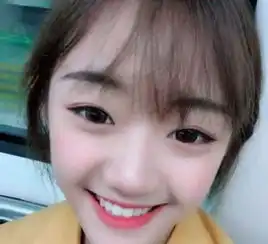 代古拉k被路人曝光真实身材,黑不止5个度,网友最真实的大腿