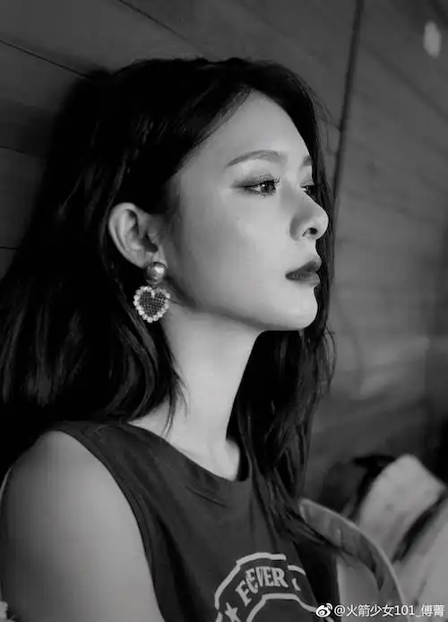 火箭少女101门面之争,傅菁vs吴宣仪多图流量预...