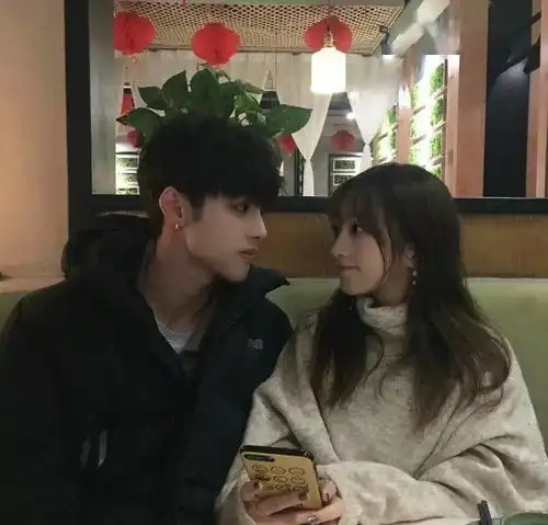 真人女生头像烂大街俄罗