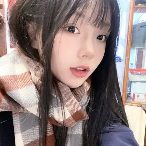 冬日氛围感爆棚的女生真人头像