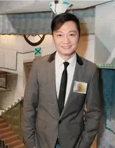 56岁男星欲为母二婚曾被骂是世纪渣男,女友却忠心伴10年