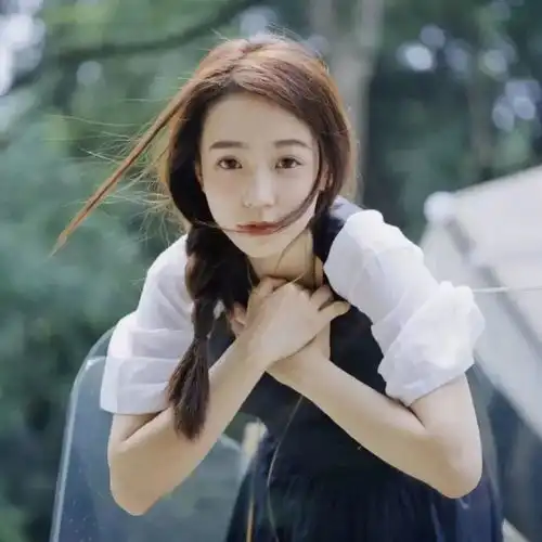 特别好看的少女头像一个