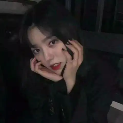 ins痴心妄想学生头像你才十几岁,就敢说一辈子都爱她