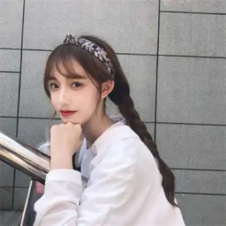 女性信佛的微信头像地下