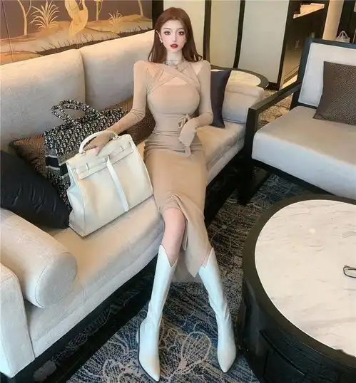 方领挂脖高开叉长裙,法式纯欲风,举止优雅,收腰显瘦