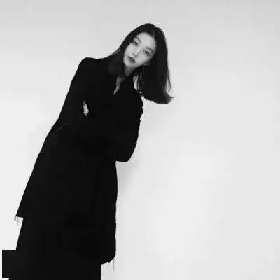 微信头像女生超级喜欢的黑白女头像