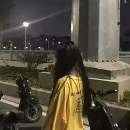 忧郁伤感女生背影头像一个人伤感孤单女生头像
