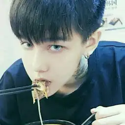 白色衬衫的帅哥头像