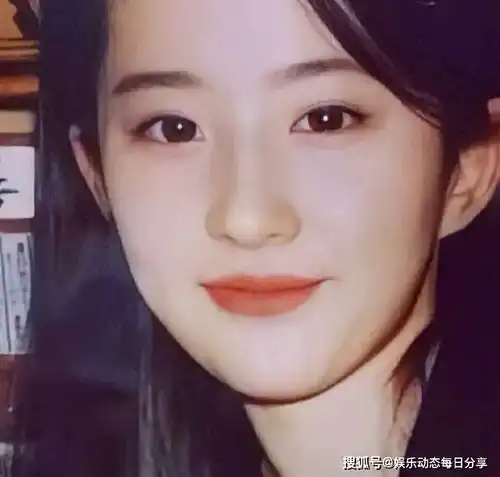 女生头像带花真人刘亦菲